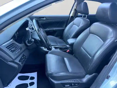 Suzuki Kizashi 2.4 GL Top 4WD — Berline polyvalente, intégrale certifiée, services complets — Detail