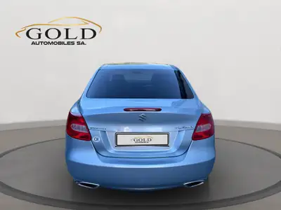 Suzuki Kizashi 2.4 GL Top 4WD — Berline polyvalente, intégrale certifiée, services complets — Miniatur 15