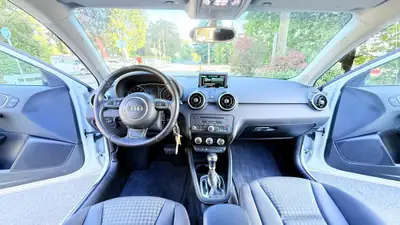 Audi A1 Sportback 1.4 TFSI — Citadine dynamique, sans accident, 208'000 km — Miniature 9