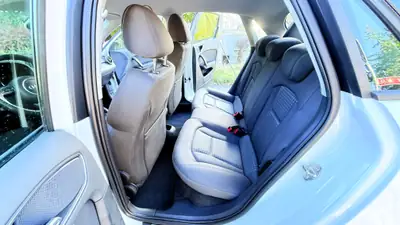 Audi A1 Sportback 1.4 TFSI — Citadine dynamique, sans accident, 208'000 km — Miniature 12