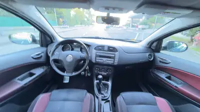 FIAT Bravo 1.4 16V Turbo Emotion 2009 — Compacte dynamique, 94'000 km, sans sinistre — Miniature 9