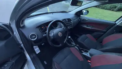FIAT Bravo 1.4 16V Turbo Emotion 2009 — Compacte dynamique, 94'000 km, sans sinistre — Miniature 11