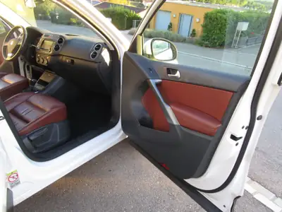 VW Tiguan 2.0 TSI 200 Sport & Style — SUV polyvalent, 120'000 km, transmission automatique — Thumbnail 11