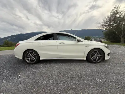 Mercedes-Benz CLA 45 AMG 4Matic — Berline sportive 360 ch, transmission intégrale — Außenansicht