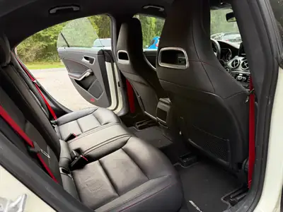 Mercedes-Benz CLA 45 AMG 4Matic — Berline sportive 360 ch, transmission intégrale — Detail