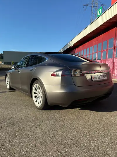 Tesla Model S 75 — Berline électrique haute performance, 92% SOH, révisée MFK — Miniatura 7