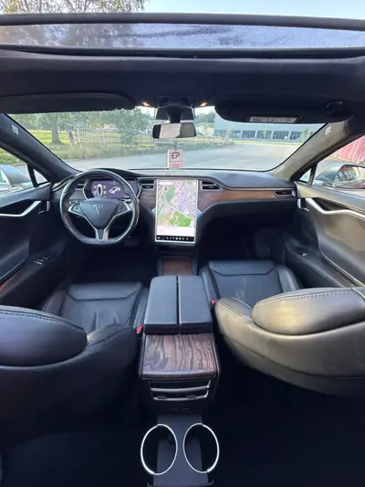 Tesla Model S 75 — Berline électrique haute performance, 92% SOH, révisée MFK — Miniatura 16