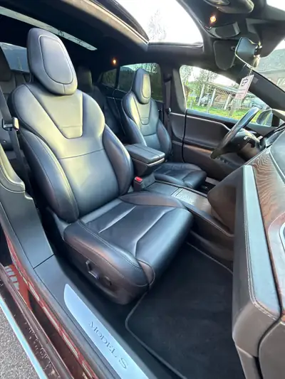 Tesla Model S 75 — Berline électrique haute performance, 92% SOH, révisée MFK — Miniatura 17