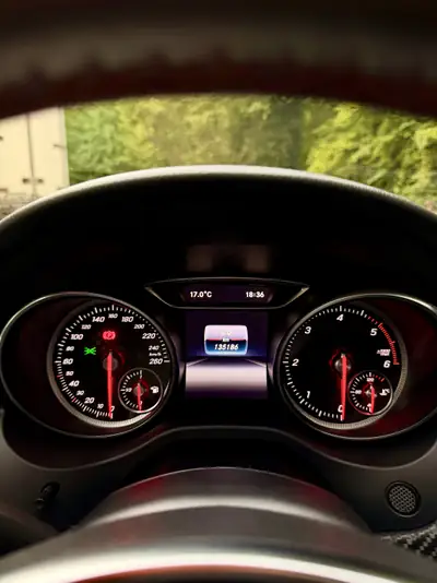 Mercedes-Benz A 200 d AMG Line — Diesel performant, première main, révisions à jour — Miniature 7