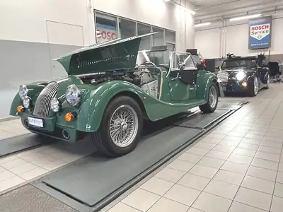 Morgan Plus 4 2.0 Swiss Pack — Roadster britannique d'exception, 9 800 km seulement — Thumbnail 10