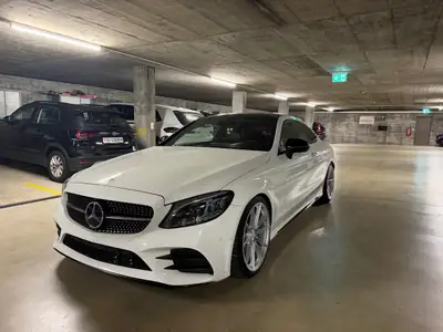 Mercedes-Benz C 300 AMG Line — Coupé sportif 272 ch, hybride essence, kilométrage modéré — exterior view