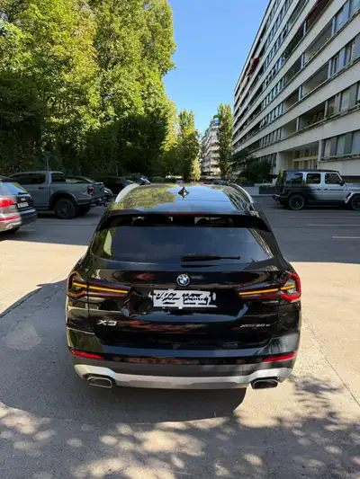 BMW X3 xDrive30e — SUV hybride rechargeable, 61 000 km, sans accident — side view