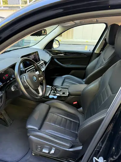BMW X3 xDrive30e — SUV hybride rechargeable, 61 000 km, sans accident — dashboard