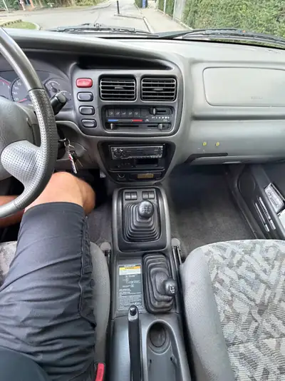 Suzuki Grand Vitara 2.0i Cabrio 2001 — Cabriolet 4x4 authentique, sans accident — Miniatura 16