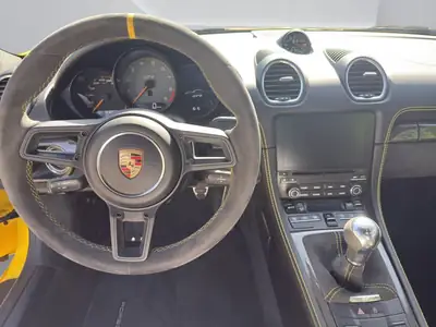Porsche 718 Cayman GT4 — Coupé sportif 420 ch, boîte manuelle, faible kilométrage — Detail