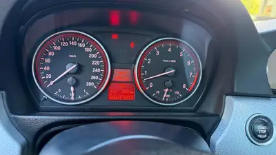 BMW 335i xDrive — Break sportif, 306 ch et transmission intégrale — Miniatur 7