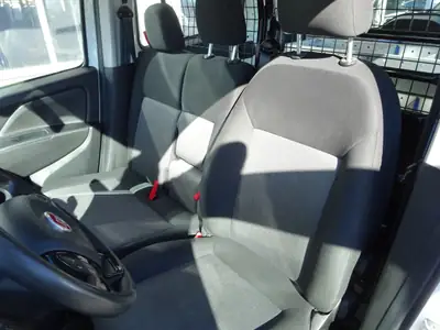 Fiat Doblò Gas/Benzin 2019 — Monospace spacieux, 44'000 km, état impeccable — Miniature 7
