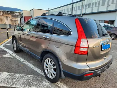 Honda CR-V 2.2 i-CTDi Executive 4WD — SUV diesel robuste, équipé et sans sinistre — interior