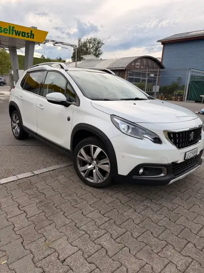 Peugeot 2008 1.2 PureTech 130 GT Line — SUV compact urbain, fiable et économe — vue extérieure