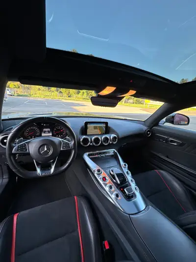 Mercedes-AMG GT V8 — Coupé sport pur, 462 ch, faible kilométrage — Miniature 11