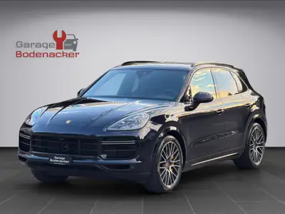 Porsche Cayenne Turbo 550 PS — SUV haute performance V8, frais d'entretien raisonnés — côté
