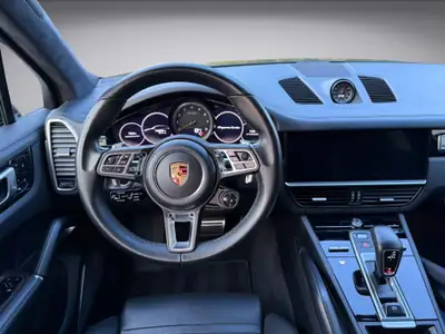 Porsche Cayenne Turbo 550 PS — SUV haute performance V8, frais d'entretien raisonnés — Miniature 8