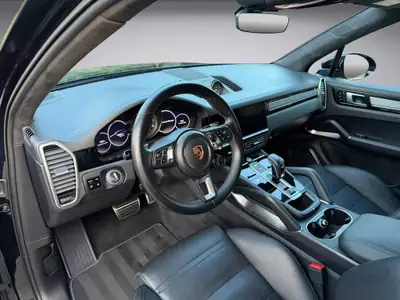 Porsche Cayenne Turbo 550 PS — SUV haute performance V8, frais d'entretien raisonnés — Miniature 9
