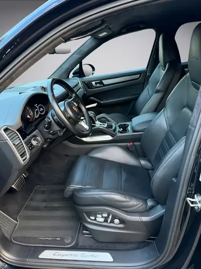 Porsche Cayenne Turbo 550 PS — SUV haute performance V8, frais d'entretien raisonnés — Miniature 10