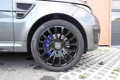 Land Rover Range Rover Sport 5.0 V8 SVR MANSORY — 550 ch, kit carbone exclusif — dashboard
