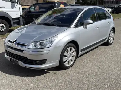 Citroën C4 2.0i 16V Exclusive — Berline élégante, moteur performant, entretien récent — exterior view