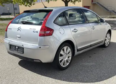 Citroën C4 2.0i 16V Exclusive — Berline élégante, moteur performant, entretien récent — interior