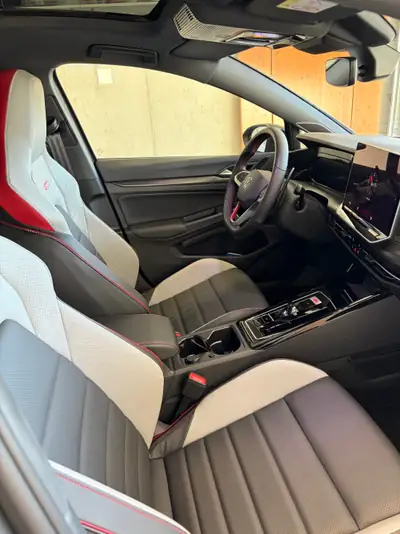 VW Golf 2.0 TSI GTI Clubsport DSG — 300 ch, performances pures et reprise de leasing — Miniatura 9