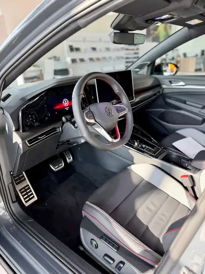 VW Golf 2.0 TSI GTI Clubsport DSG — 300 ch, performances pures et reprise de leasing — Miniatura 11