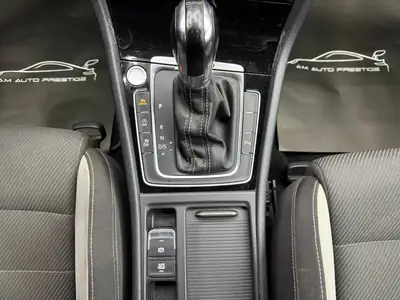 VW Golf 2.0 TSI R 4Motion DSG — Sportive 301 ch, transmission intégrale, rouge éclatant — Miniature 11