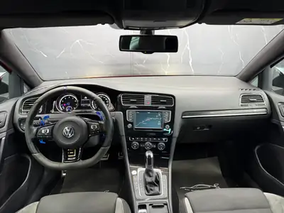 VW Golf 2.0 TSI R 4Motion DSG — Sportive 301 ch, transmission intégrale, rouge éclatant — Miniature 10