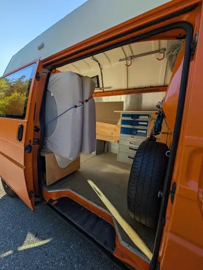 VW T4 2.5 TDI Syncro Hochdach — Utilitaire robuste 4x4, toit surélevé, 102 ch — côté