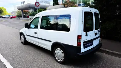 Opel Combo Van 1.6 CNG Comfort — Bi-carburant économique, 99'000 km, sans sinistre — cruscotto