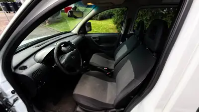 Opel Combo Van 1.6 CNG Comfort — Bi-carburant économique, 99'000 km, sans sinistre — Miniatura 8