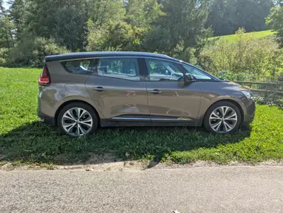 Renault Grand Scénic 1.6 dCi Zen — Monospace 7 places, diesel économique, 75'000 km — vue extérieure