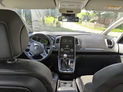 Renault Grand Scénic 1.6 dCi Zen — Monospace 7 places, diesel économique, 75'000 km — tableau de bord
