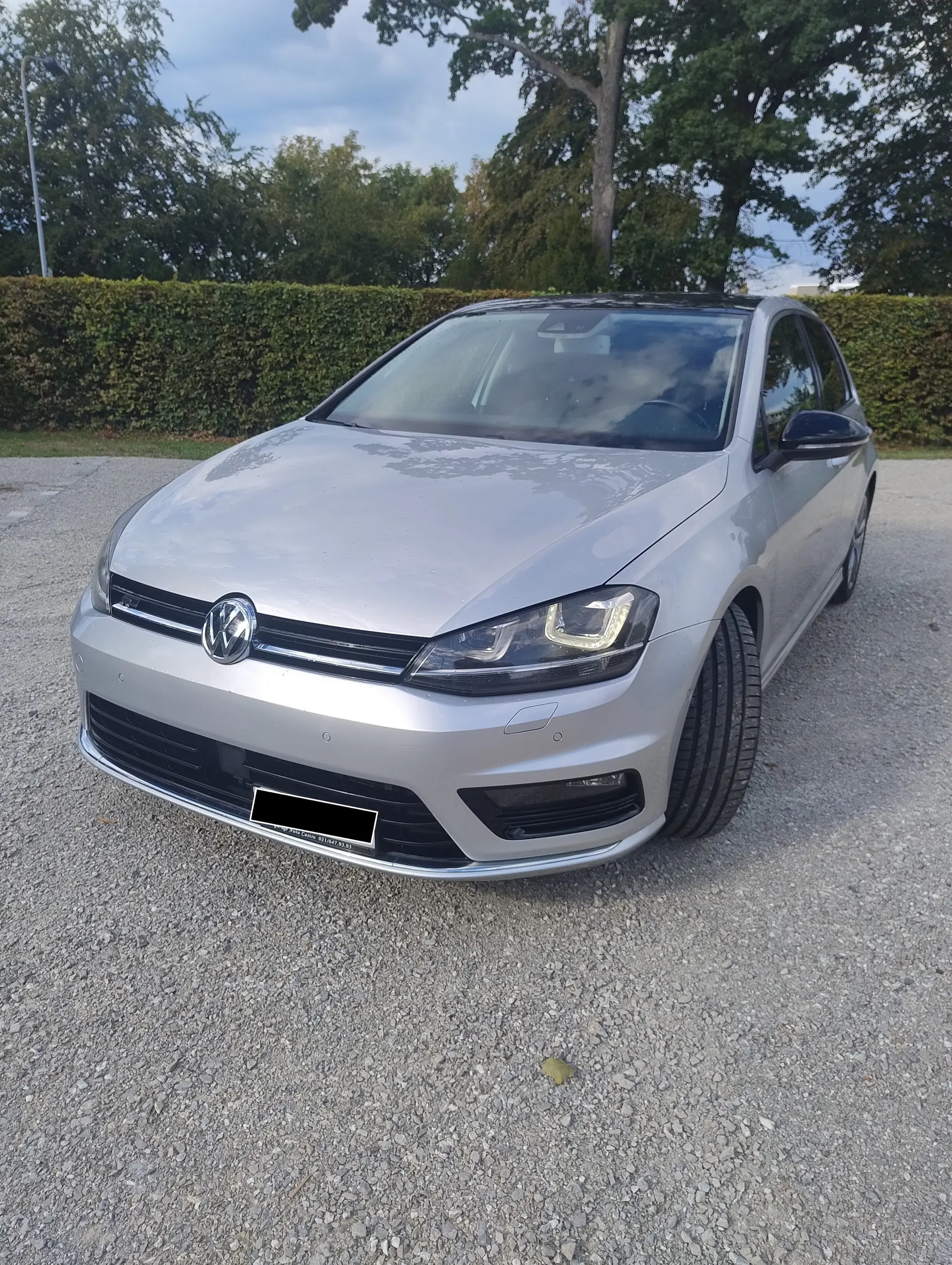 VW Golf 1.2 TSI 105 R-Line Design — Compacte économe et fiable, 128'000 km