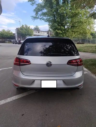 VW Golf 1.2 TSI 105 R-Line Design — Compacte économe et fiable, 128'000 km — Innenraum
