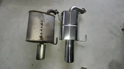 Subaru Legacy 2.0 R Classic — Break polyvalent, transmission intégrale et sans sinistre — Thumbnail 9