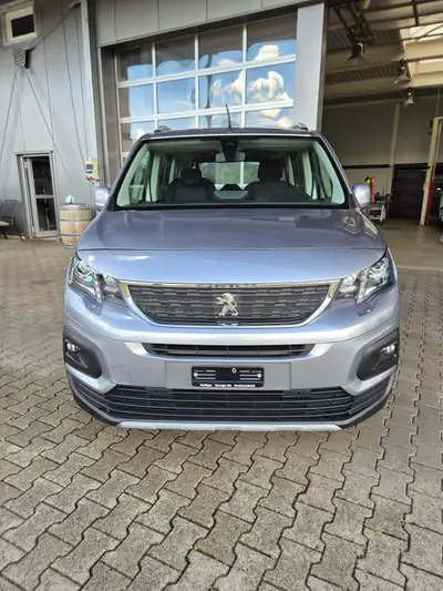 Peugeot Rifter 1.5 BlueHDi 130 — Monospace pratique avec solutions de mobilité intégrées — exterior view