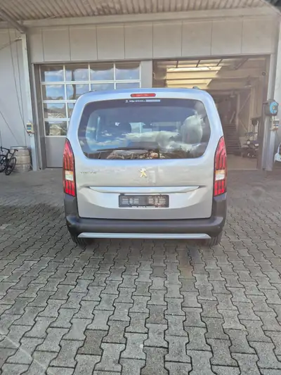 Peugeot Rifter 1.5 BlueHDi 130 — Monospace pratique avec solutions de mobilité intégrées — interior