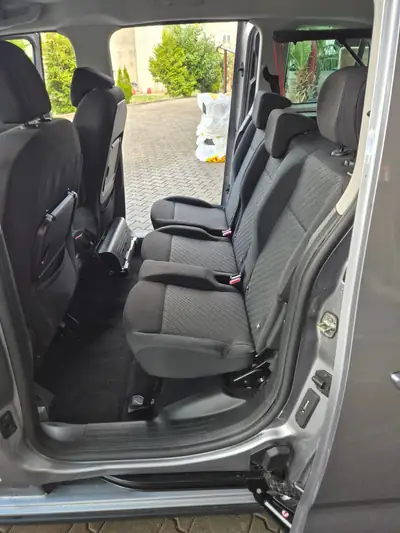 Peugeot Rifter 1.5 BlueHDi 130 — Monospace pratique avec solutions de mobilité intégrées — Thumbnail 7