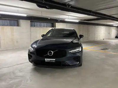 Volvo V60 2.0 T8 R-Design eAWD — Hybride rechargeable, 76 500 km, design suédois premium — vista posteriore