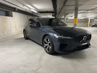 Volvo V60 2.0 T8 R-Design eAWD — Hybride rechargeable, 76 500 km, design suédois premium — fianco