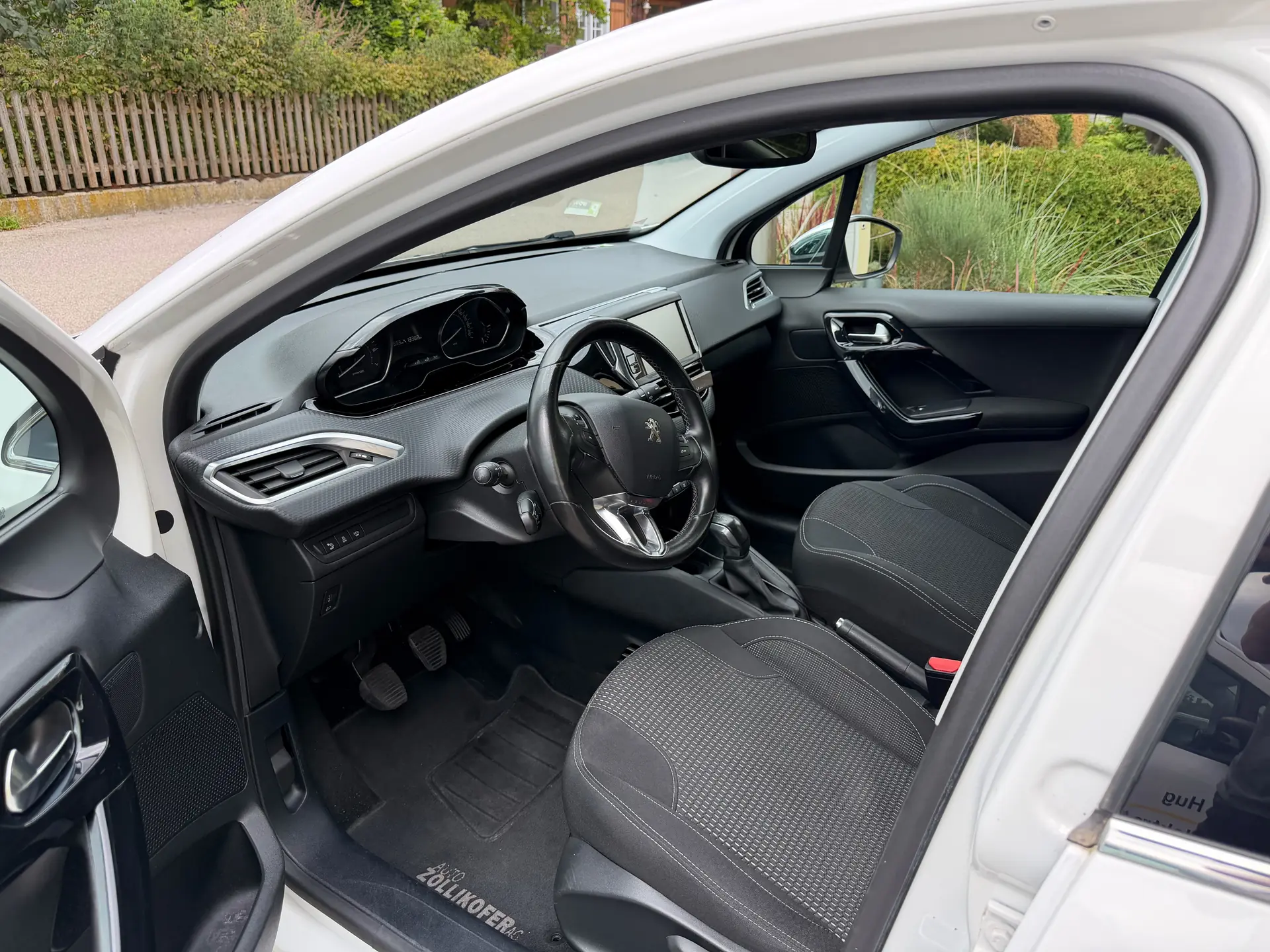 Peugeot 208 2016 occasion Niederhelfenschwil — 3