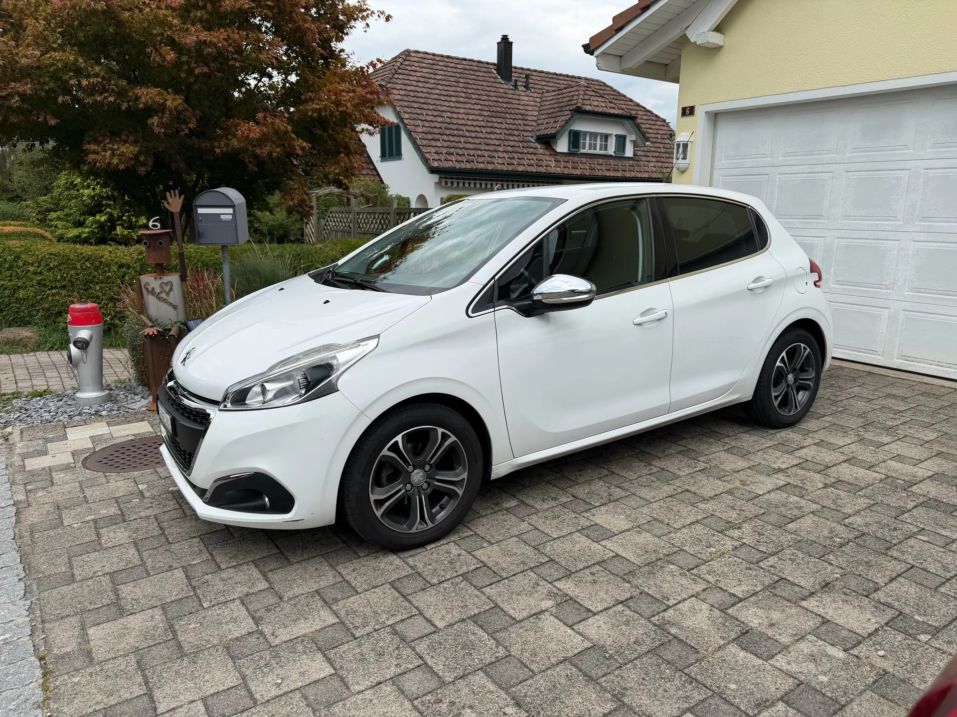 Peugeot 208 2016 occasion Niederhelfenschwil — 1